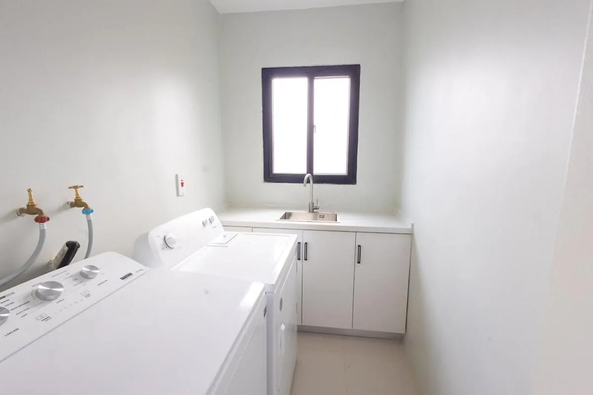 Modern, Spacious, 3Br Hill View Retreat, Central Ocho Rios Jamaica