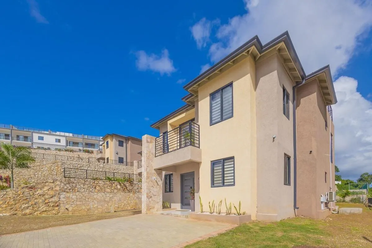 Modern, Spacious, 3Br Hill View Retreat, Central Ocho Rios 0*,  Jamaica