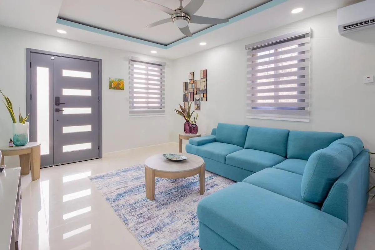 Modern, Spacious, 3Br Hill View Retreat, Central Ocho Rios 0*,