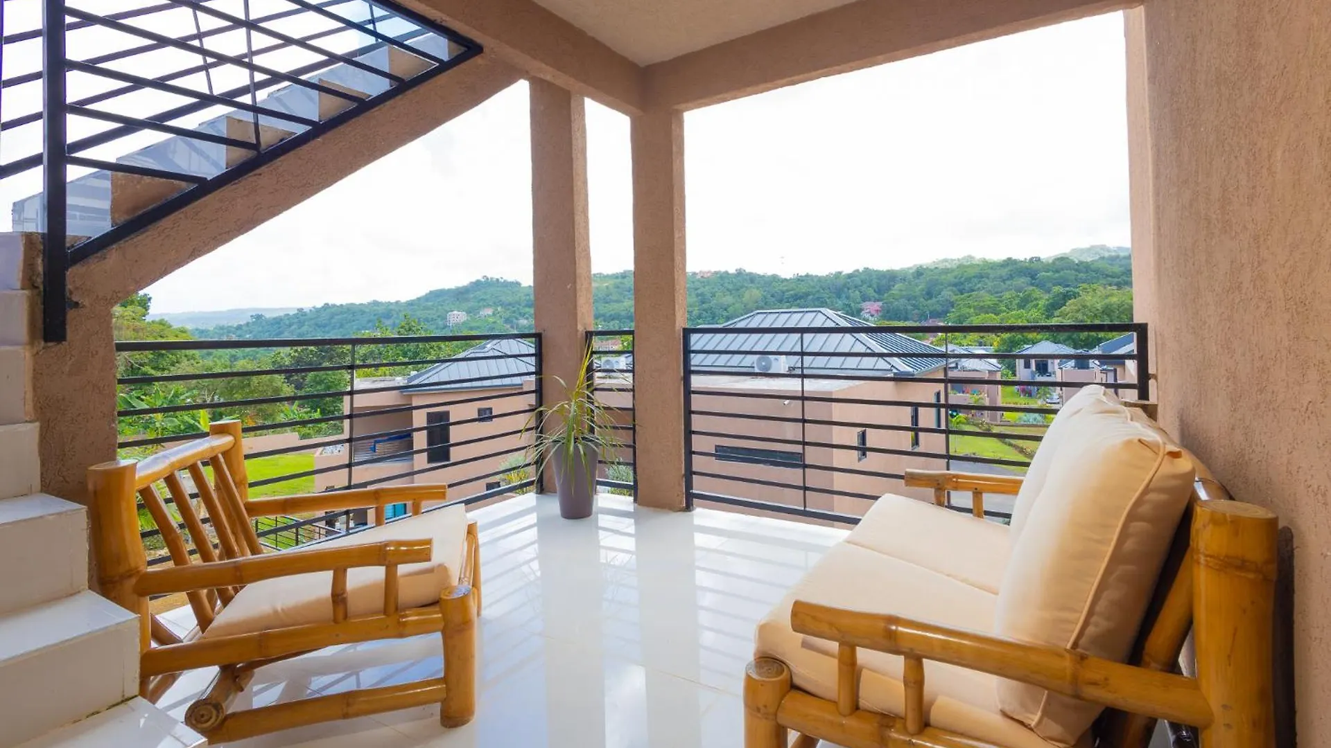 Holiday home Modern, Spacious, 3Br Hill View Retreat, Central Ocho Rios